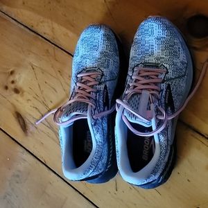 Brooks running adrenaline 21